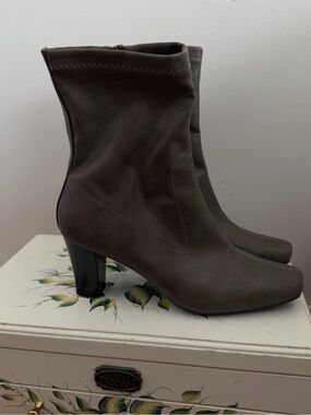 Aerosoles Dark Brown Stretch Ankle Heeled Boots